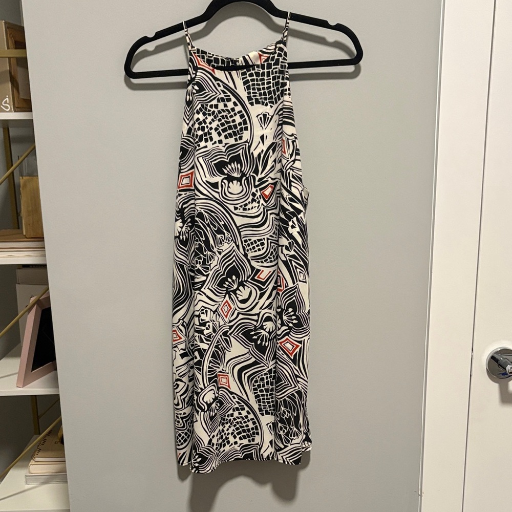 Elegant Black and White Floral Mini Dress